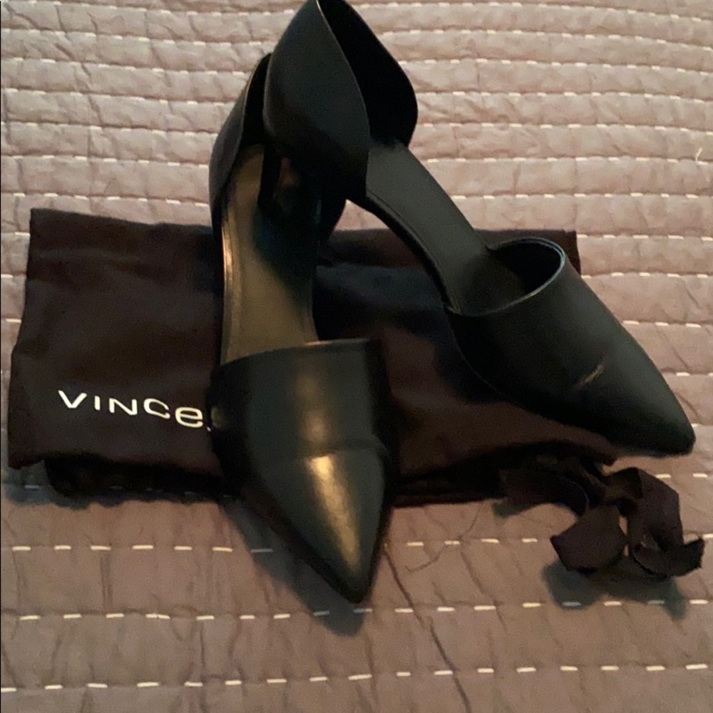 Vince D’Orsay black pump with shoe bag and box